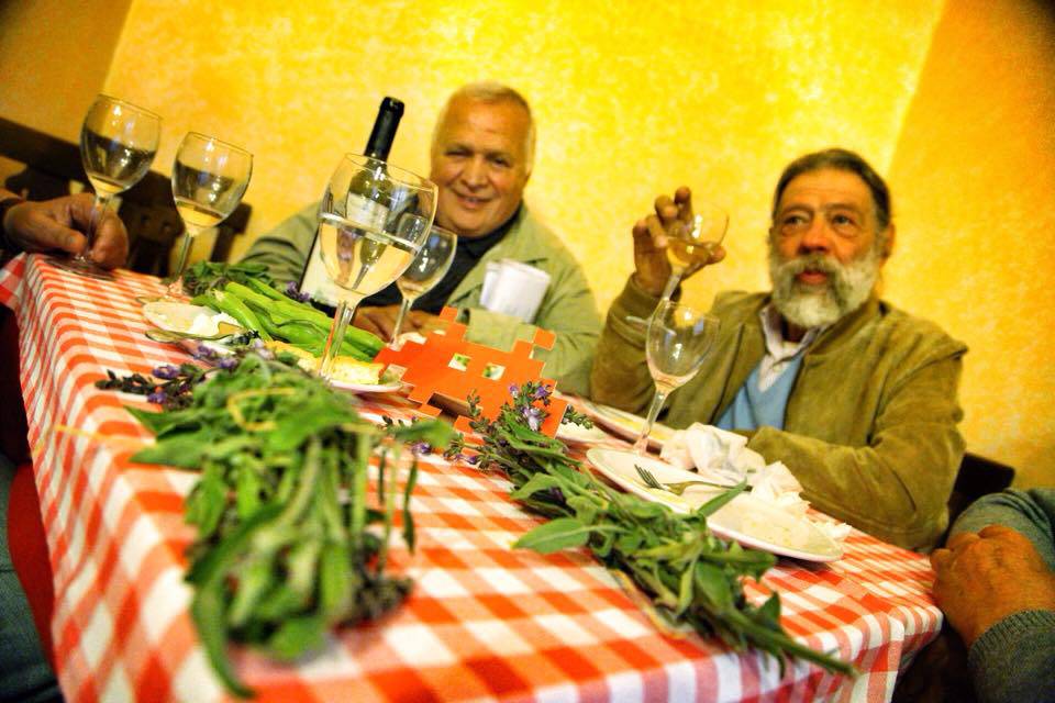 InvasioniDigita's tweet photo. Dopo la #NotteBiancaTW arriva #FoodInvasions!
Ci rivediamo? Venerdì 20, dalle 17 alle 20, per parlare di ricette, abbinamenti di vino, pasta, pizza, dolci, vale tutto!
Fateci assaggiare i prodotti tipici del vostro paese, regione, città https://t.co/3Ef4td0rRx
@insopportabile https://t.co/l8aCjMcm1h