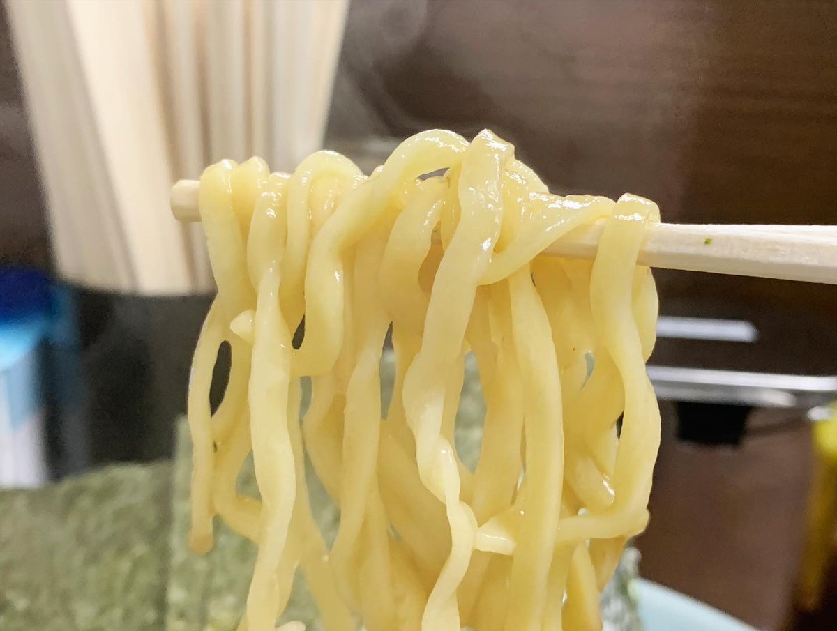 Susuru 横浜家系 侍 渋谷店 らーめん うずら 半ライス 久しぶりの訪問 ススルが家系ラーメンにハマるきっかけを作ってくれた 思い出のお店です 豚骨の旨味たっぷりなスープは醤油もガッチリ効いていて激ウマ 酒井製麺の平打ち中太麺も言わずも Susuru 横浜家系 侍 渋谷店 らーめん うずら 半ライス 久しぶりの訪問 ススルが家系ラーメンにハマるきっかけを作ってくれた 思い出のお店です 豚骨の旨味たっぷりなスープは醤油もガッチリ効いていて激ウマ 酒井製麺の平打ち中太麺も言わずも