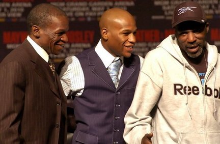 TimesBoxing's tweet image. Two-weight world champion Roger Mayweather has died at the age of just 58 following a long illness.

The legendary trainer is believed to have suffered from diabetes.

Roger is credited with helping make Floyd Mayweather one of the greatest ever boxers.

#BlackMamba