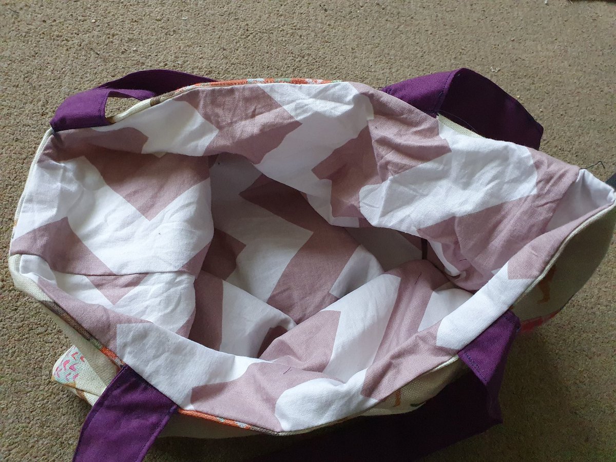 tantor26's tweet image. Its a strange time and i have one child who is not coping at all. So crafts/baking is the way.#staycalm