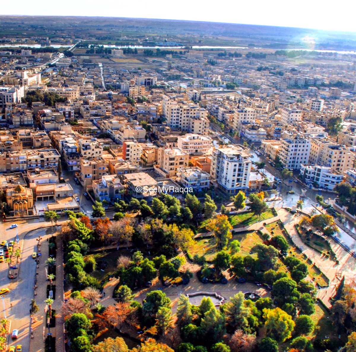 SeeMyRaqqa's tweet photo. هذه الصورة التقطت في عام ٢٠١٠ من نافذة مروحية خاصة لتوثيق التقدم العمراني في مدينة #الرقة في #سورية ❣️

📸حمزة الحسين٢٠١٠ https://t.co/ibMmCVV6UJ