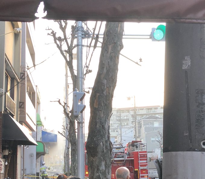 火事 横浜市南区六ツ川1丁目で火災 パチンコ屋のウェーブ近くから煙 現場画像まとめ まとめダネ