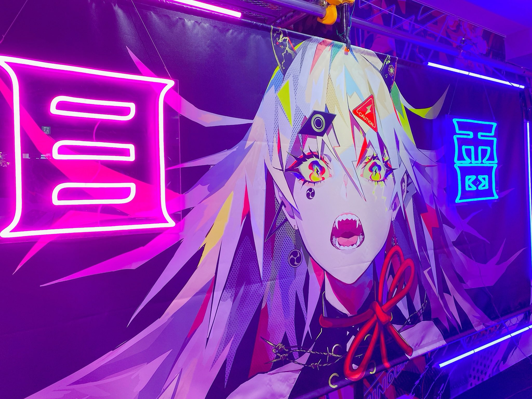石黒千尋 Vtuberデビュー 神っぽいな歌ってみた Lamさんの個展 目と雷 に 行ってきました サイバーな空間にハイセンスなlamさんのイラストがバチバチ目に飛び込んできて刺激を沢山貰いました こちらの個展は4月5日まで ぜひ皆さんも