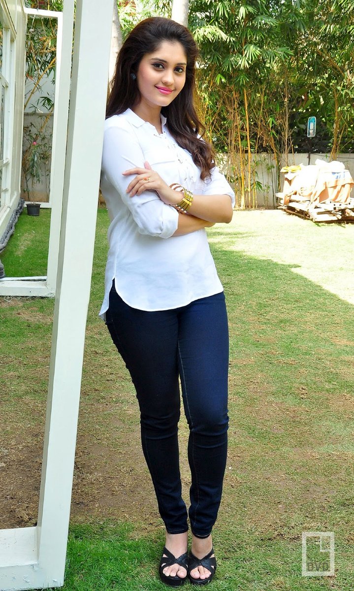 devadhaigal's tweet photo. To see more HD photos of Actress Surabhi
click the link below 

https://t.co/FGfrk4oLRw 

#Surabhi #Surabhihot  #Surabhiwet #Surabhibra  #Surabhinew 
@Surbhiactress https://t.co/YiZz95jg8t