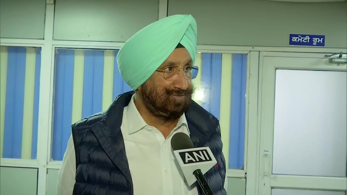ANI's tweet image. Punjab Jail Minister SS Randhawa: I have sent a proposal to Punjab government for release for 2800 inmates who are lodged in jails for petty crimes like snatching and 3000 criminals who were caught with small quantity drugs. Final decision yet to be taken. #Coronavirus (1/2)