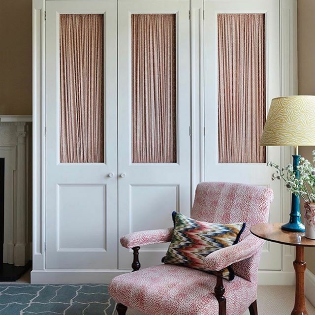 Pretty and calm corner by our clever friends @salvesengraham with a chair in @osborneandlittle We 💕the gathered fabric in the wardrobe too! 📷 @alexanderjamesphoto #sarahkdesigns #interiorswednesday ps lots of leaf print, Matilda and Scallops will be … ift.tt/2ISG2Eg