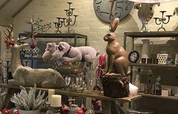 Looking for that perfect #MothersDay gift? Did you know that you can purchase gorgeous #flowers and #gifts from our shop in #Cheshire?
abbeywoodestate.co.uk/flowers-gifts/