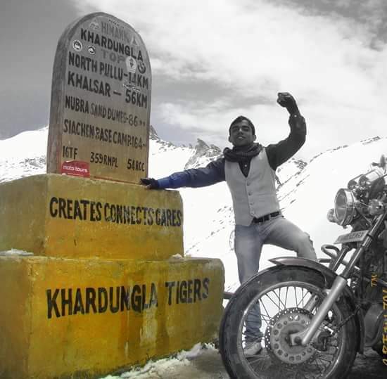 iamvikasambwani's tweet photo. @clubmahindra #ContestAlert: While staying indoors, make time to reminisce some of your magical holiday once an adventure bug had bitten me so I took wanderlust therapy on world highest motorable road khardungla #ClubMFrameToFame https://t.co/T8Os8YL8um