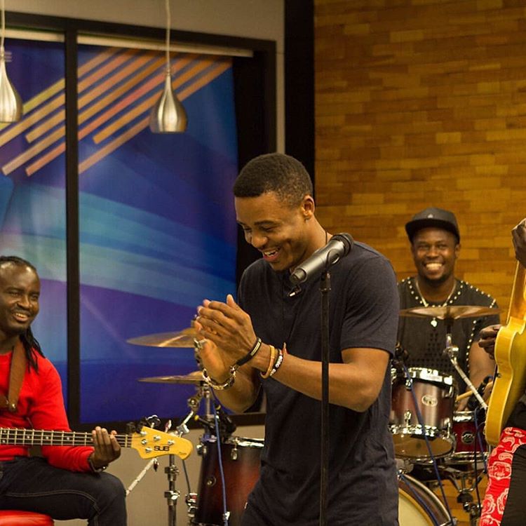 seven__kiba's tweet photo. KAMA KUPANDA SISI NDIO TULIPANDA NAE ,NA KAMA KUSHUKA SISI PIA NDIO TUTASHUKA NAE,  KUFA NA KUPONA🤴
#KingKibaForLife #AlikibaBloodFans 👑
#SevenKiba #Alikiba #KingKiba #4Rever https://t.co/KpL1doJEuB
