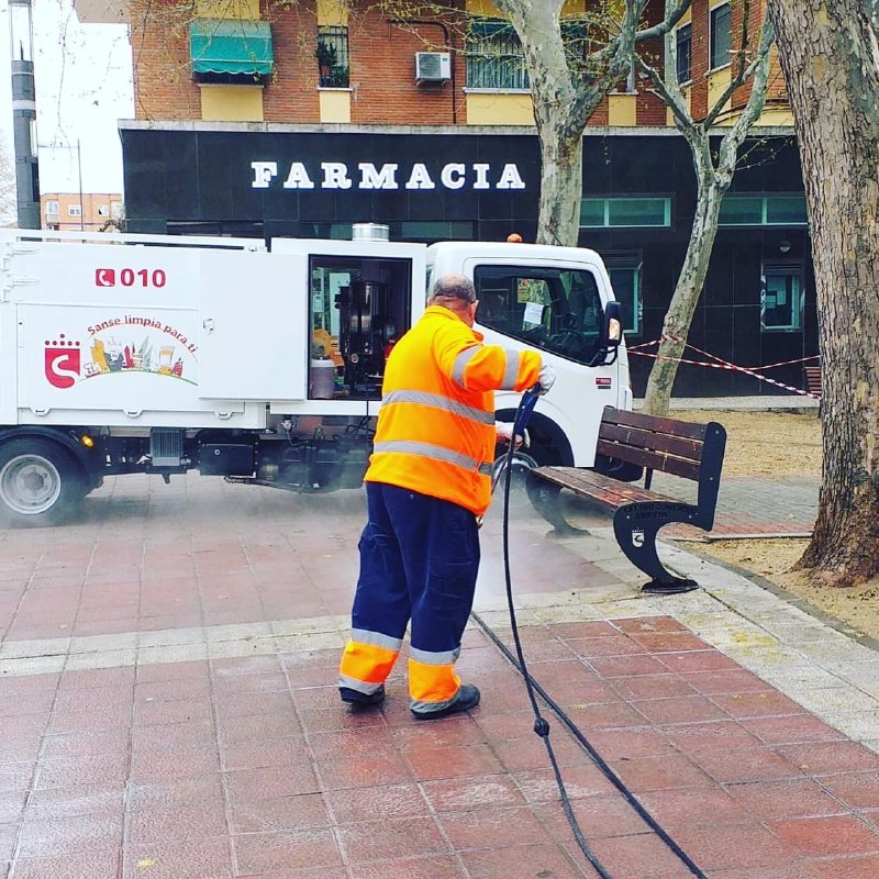 sansecomunica's tweet image. Cuando esto pase, que pasará más pronto que tarde, todos hemos de recordar que no hay ningún trabajo más importante que otro. Un gran aplauso desde #Sanse para los compañeros y compañeras de limpieza #Sanselimpio