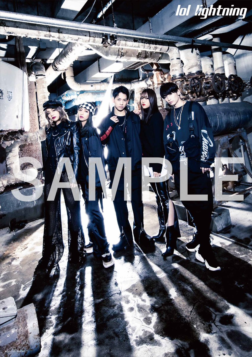 mumo__shop's tweet photo. ／
本日発売！🎉
#lol 3rd Album「 #lightning 」
＼

「直筆サイン入りB2ポスター」付きは残り少なくなってきております💦
まだGETされていない方はお急ぎください💨

「2ショット撮影会イベント参加券」付きはmu-moショップゴールド3️⃣倍！
3月中のご購入がお得です✨✨

https://t.co/YIFTQsthYG https://t.co/Kv6YJBlXID