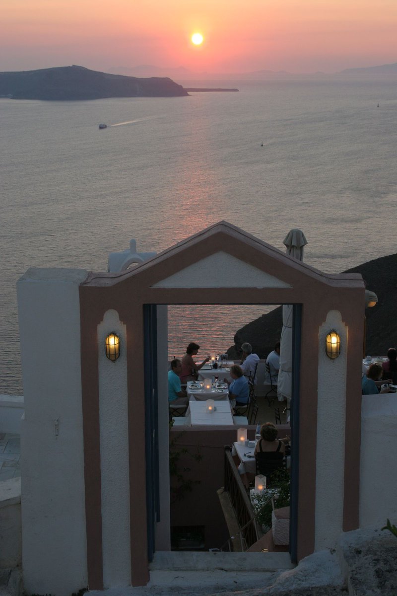 What does it mean to have a tailor made travel experience with Greeka?
☑ You experience Greece with privacy
☑ You choose the dates
☑ You choose the type of accommodation=
📸 Fira, Santorini 
What are you waiting for? Send us your request here bit.ly/2Wyf6y8
#Greeka