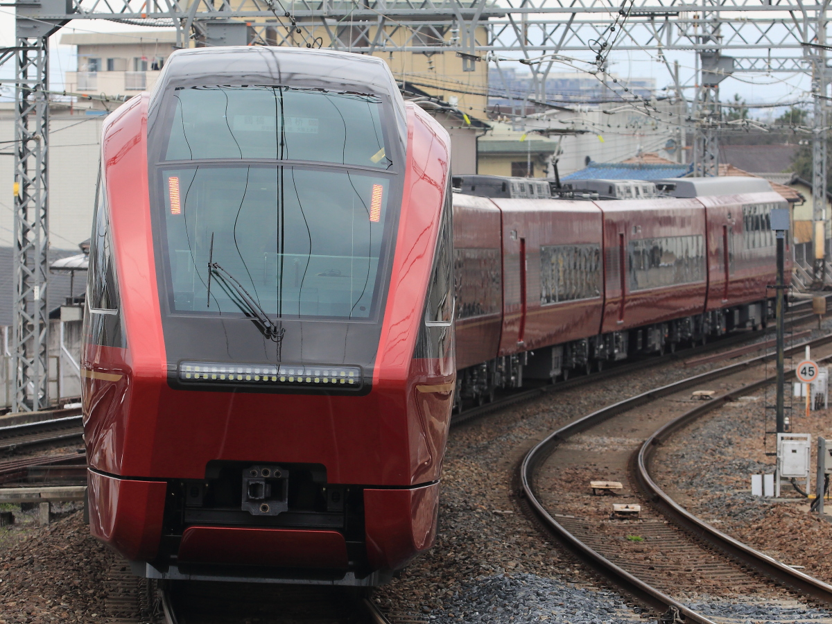 kou_19700116's tweet photo. 主食の後のデザート。

#ひのとり #HV02
#VistaEX + #サニーカー
#22000系 のみの10連
#5820系 #DF52 https://t.co/OjpbnycUlN