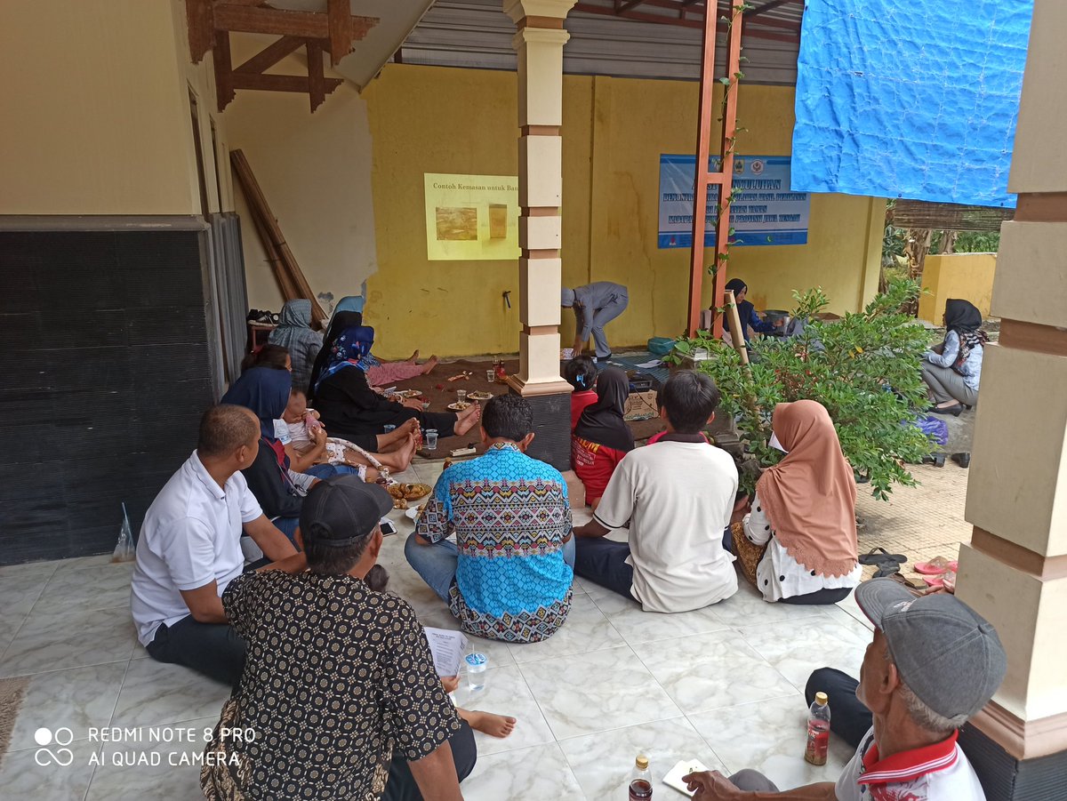 indrawan_ady's tweet photo. Kegiatan pendampingan dan penyuluhan terkait inovasi dan packaging serta orientasi market online utk pengembangan produk olahan hsl perikanan pd POKLAHSAR Berkah Presto Ds. Asemdoyong Kec. Tmn Kab. Pmlng JATENG @puslatluhkp @BRSDM_bp3tegal @Edhy_Prabowo @fisheris_ @disperik_pml https://t.co/Bpg1dy9tEk