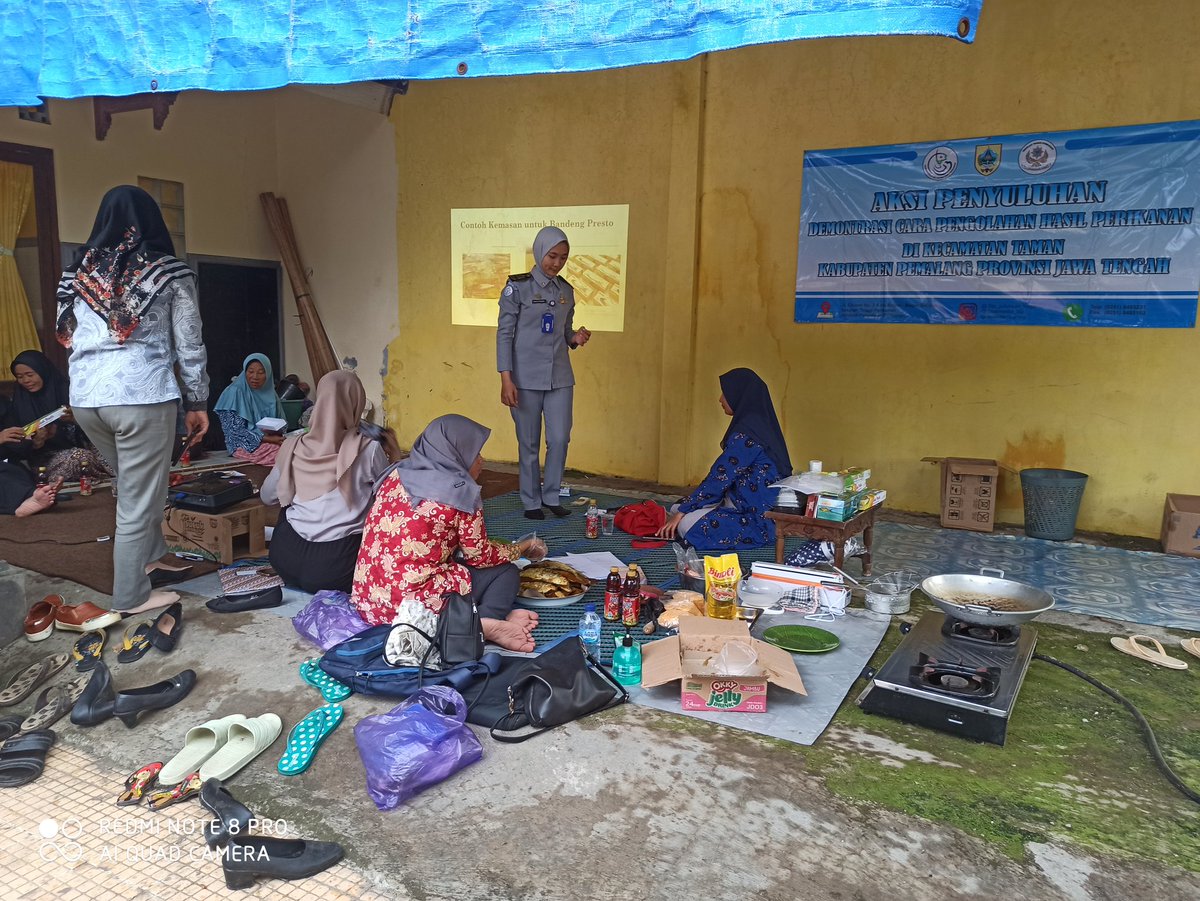 indrawan_ady's tweet photo. Kegiatan pendampingan dan penyuluhan terkait inovasi dan packaging serta orientasi market online utk pengembangan produk olahan hsl perikanan pd POKLAHSAR Berkah Presto Ds. Asemdoyong Kec. Tmn Kab. Pmlng JATENG @puslatluhkp @BRSDM_bp3tegal @Edhy_Prabowo @fisheris_ @disperik_pml https://t.co/Bpg1dy9tEk