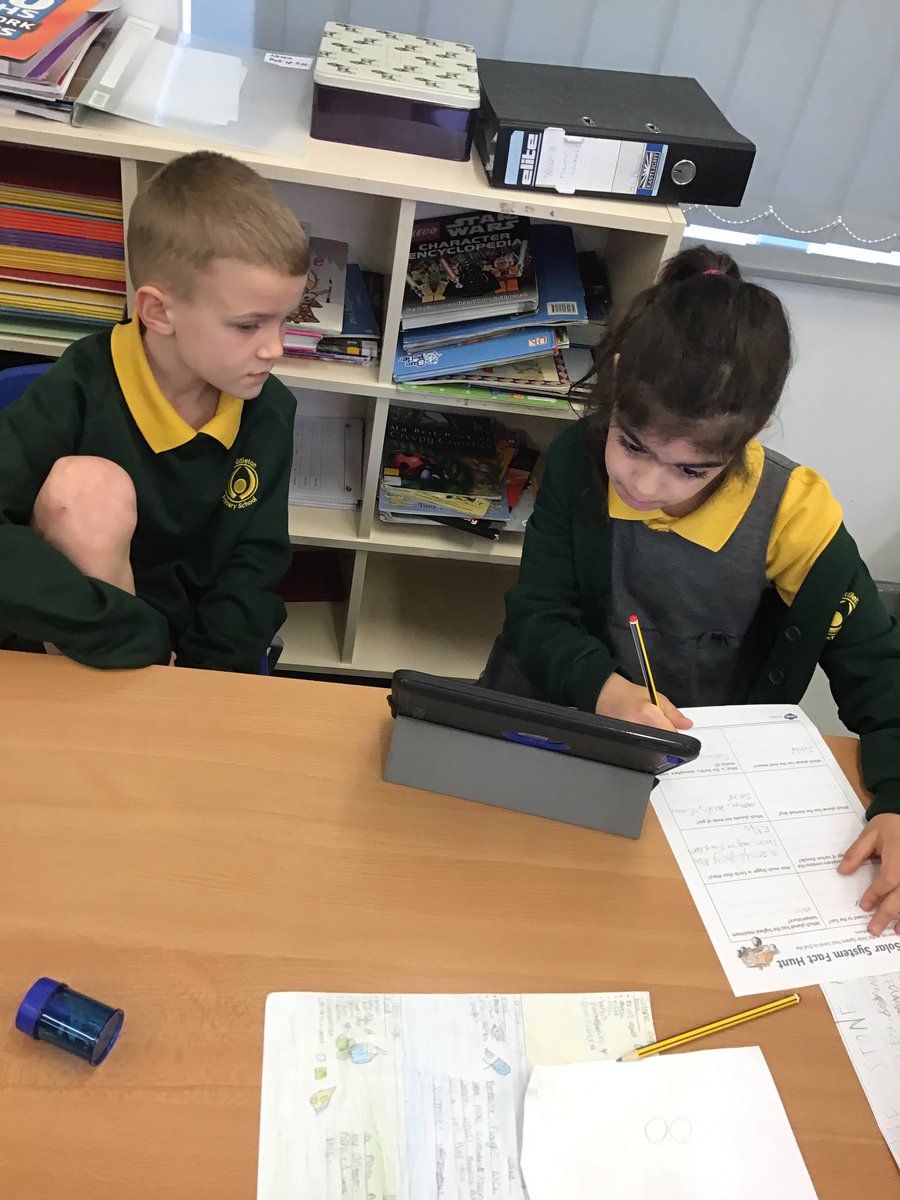 HeronsMPS's tweet photo. To start off our science day we have been planet detectives and are using iPads to research answers to our fact hunt. @ScienceMps https://t.co/xe1UvGlWiy