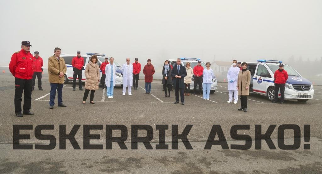 iurkullu's tweet photo. 👏👏👏 Zuen jarrera, konpromisoa eta eskuzabaltasuna eredugarria da. Hunkigarria da egiten ari zareten lana. Euskal gizartearen izenean, bihotz bihotzez, eskerrik asko! https://t.co/AxuvmExpHJ