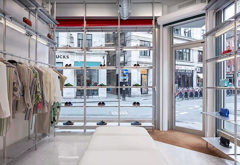 MiNDMagazine_'s tweet photo. https://t.co/cPZQWMsMM7
Brit fashion label @JW_ANDERSON, perhaps best known for its collaboration with H&amp;M, has opened a standalone flagship in #Soho, in the heart of #London’s West End.
#mindus #mindmagazine https://t.co/AW0NrqEhUG