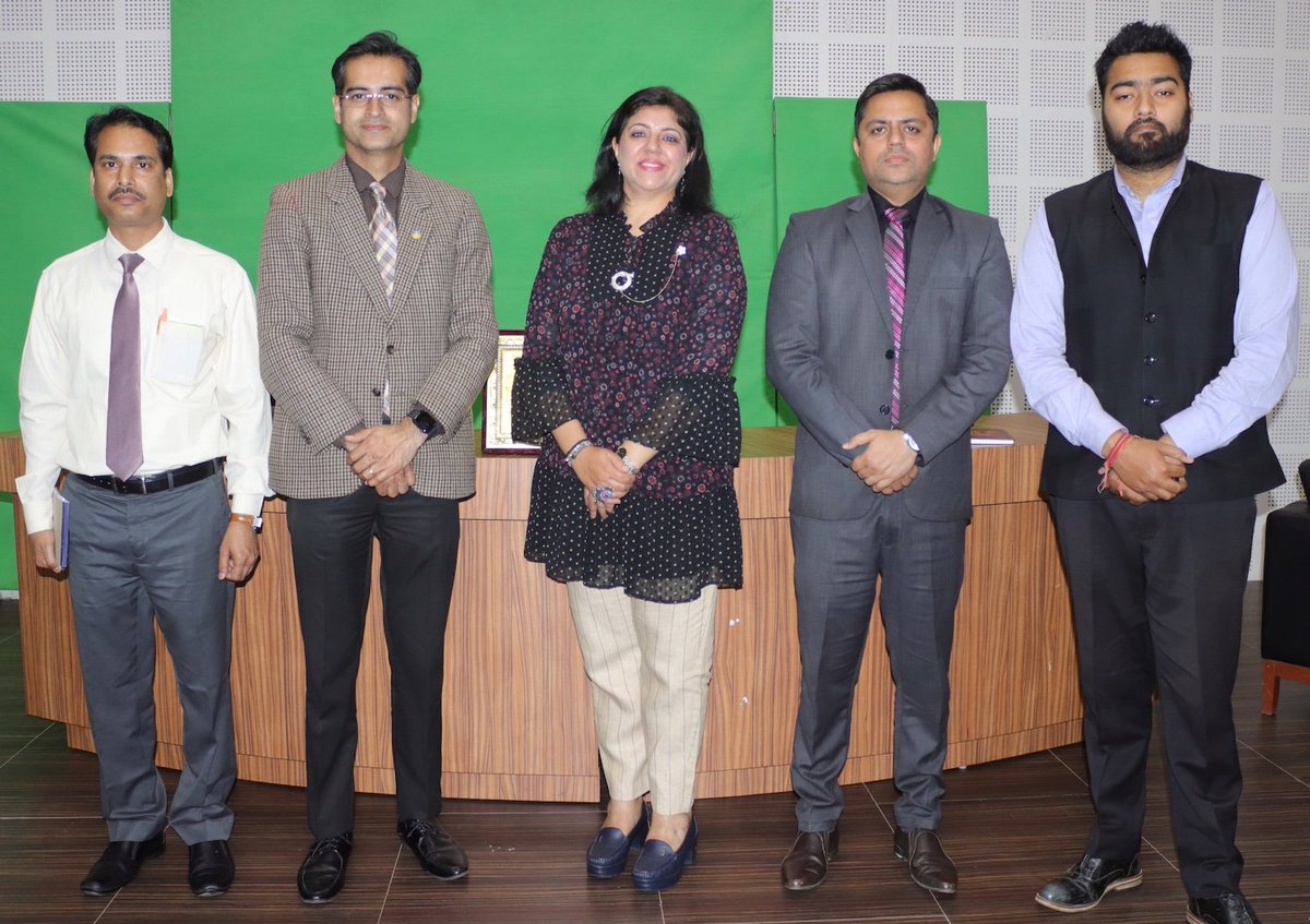 Amity University Gwalior organised a workshop for the faculties on Mendeley Software by Dr Neha Gulati (Panjab University). The software helps to manage and share research papers and generate bibliographies for scholarly articles.