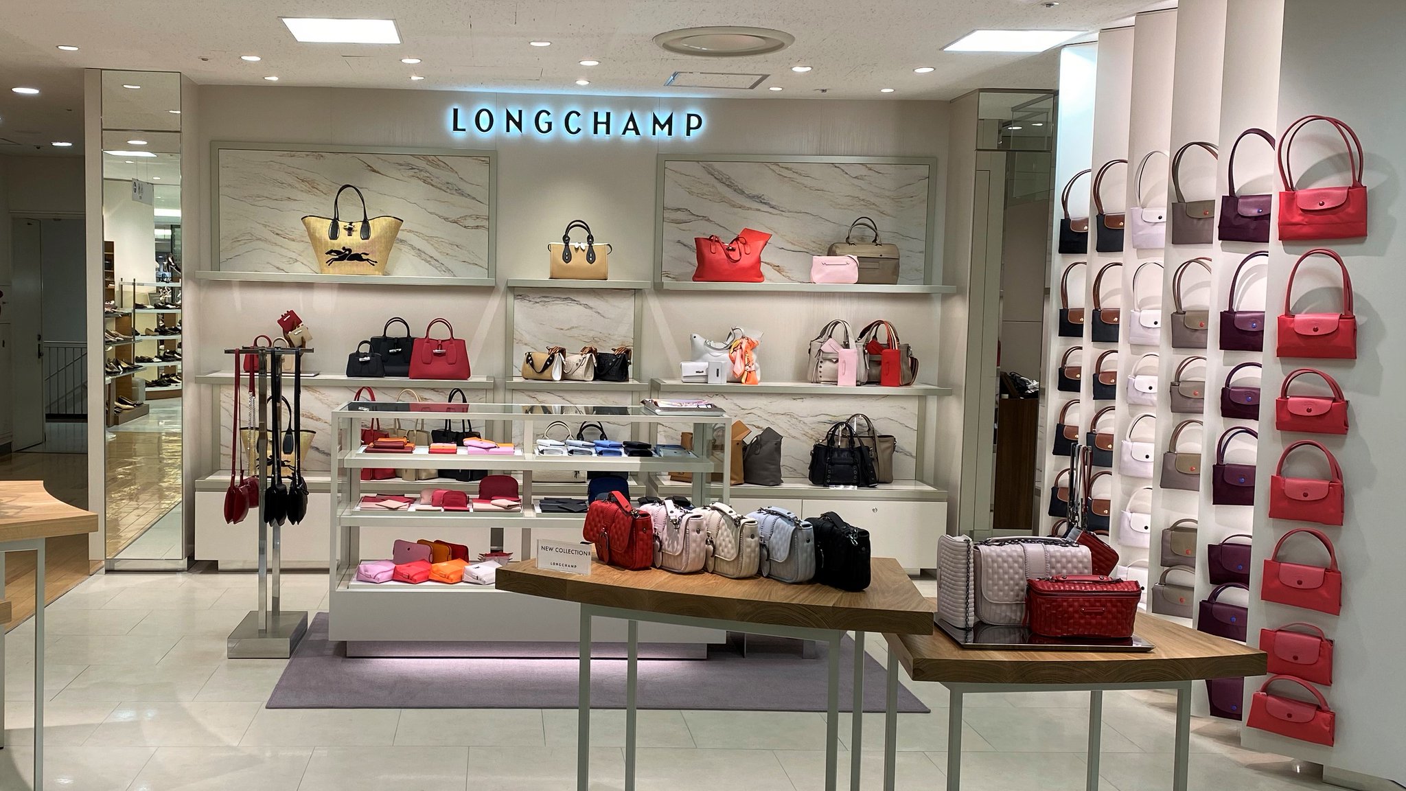 Longchamp Japan ロンシャン 伊勢丹浦和店が3 18 水 Newオープン 定番の ル プリアージュ から 話題の新作 人気アイテムの新色まで幅広く取り揃えております ぜひお立ち寄りください ロンシャン 伊勢丹浦和店 2階 ハンドバッグ 財布 ストアの