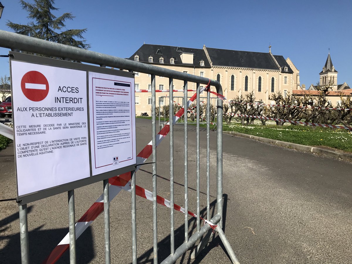F3AntoineMorel's tweet photo. #Confinement de 90 résidents d’un #EHPAD à la #Puye dans la #Vienne86. Selon le dir. adj. « les équipes font leur max, certains sont revenus de congés pour prêter main-forte, on note une vraie cohésion au sein de l’équipe. » Plus d’infos à 12h sur @F3PoitouChtes https://t.co/nWQNEjTJSP