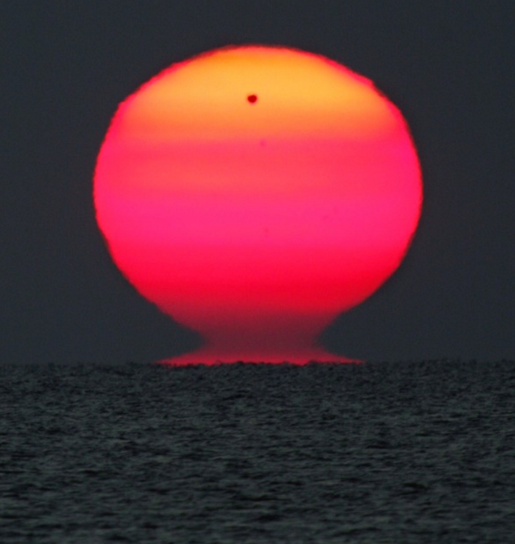 InTheNoosphere's tweet photo. this is not a thermonuclear explosion,...

it is Venus transiting the Sun 4 years ago.

#SolarSystemScience https://t.co/85syDKndBq