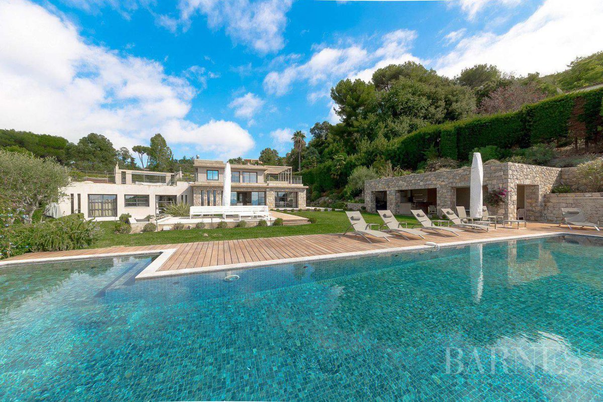 RivSelections's tweet photo. 𝐋𝐄 𝐂𝐎𝐔𝐏 𝐃𝐄 𝐂𝐎𝐄𝐔𝐑 ♥️ 𝐃𝐄 𝐋𝐀 𝐒𝐄𝐌𝐀𝐈𝐍𝐄 !
Surplombant la baie de #Cannes et l'Estérel, propriété exceptionnelle de style contemporain entièrement et récemment rénovée par un #architecte de renom [...]
𝙀𝙣 𝙨𝙖𝙫𝙤𝙞𝙧 𝙥𝙡𝙪𝙨
► https://t.co/1mYwJAZK4d
#immo https://t.co/HvLyFjCaln
