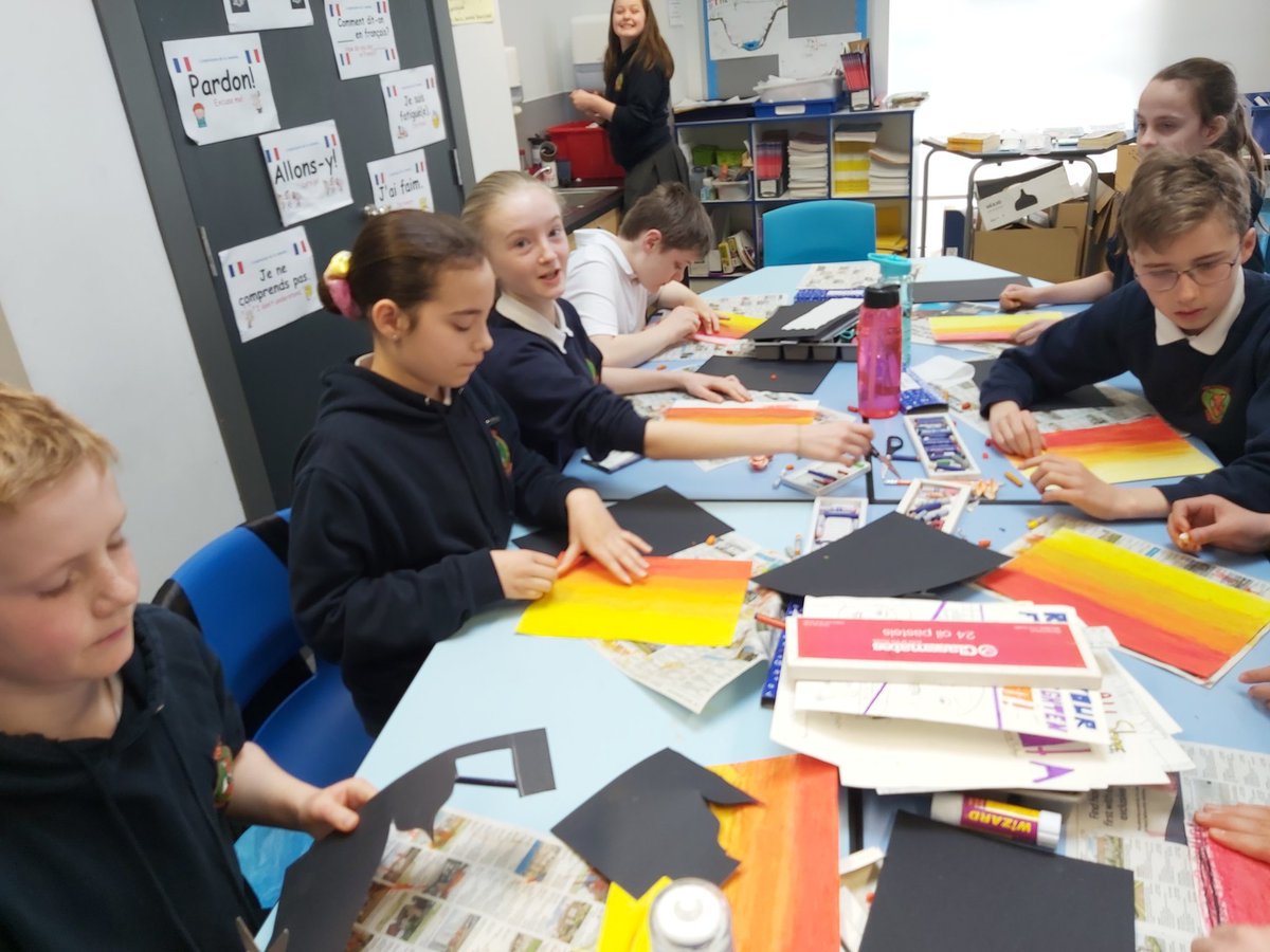 FoxCovertPS's tweet image. Some messy Blitz art in #p7fcps this morning. Lucky we are washing our hands so often!