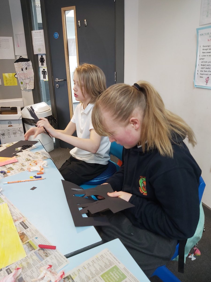 FoxCovertPS's tweet image. Some messy Blitz art in #p7fcps this morning. Lucky we are washing our hands so often!