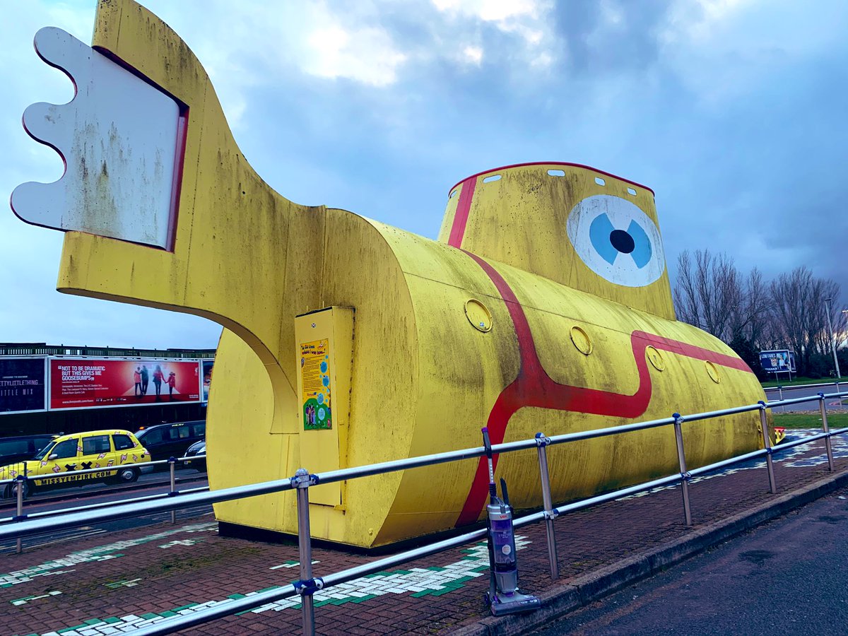 The Yellow Submarine @ L/Pool Airport asked to get a photo with me 📸 😆 

#livingmybestlife
#hooverontour
#vaxtales
#yellowsubmarine 
#liverpoolairport
#gardenfestival 
#suckitup 
#wheretonext