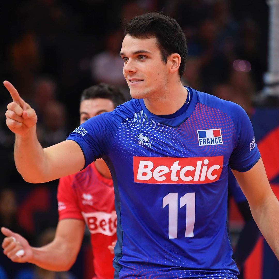 directvolley's tweet photo. Même depuis chez toi, porte fièrement les couleurs des Bleus 🇫🇷
👉https://t.co/c7K5h9IjDs https://t.co/hF1fRuPvik