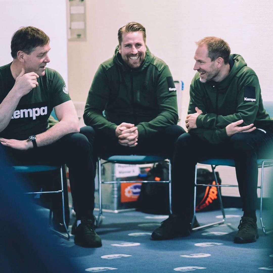 Nous avons sélectionné pour toi le meilleur du textile Kempa, pour les matchs mais aussi pour la vie en dehors des terrains 😎
👉bit.ly/2Xaxvms