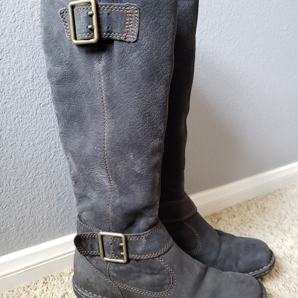 StyleEthos's tweet photo. So good I had to share! Check out all the items I'm loving on @Poshmarkapp #poshmark #fashion #style #shopmycloset #drmartens #threadzwear #born: https://t.co/pWCNdIGIhh https://t.co/tRxwyQVmfD