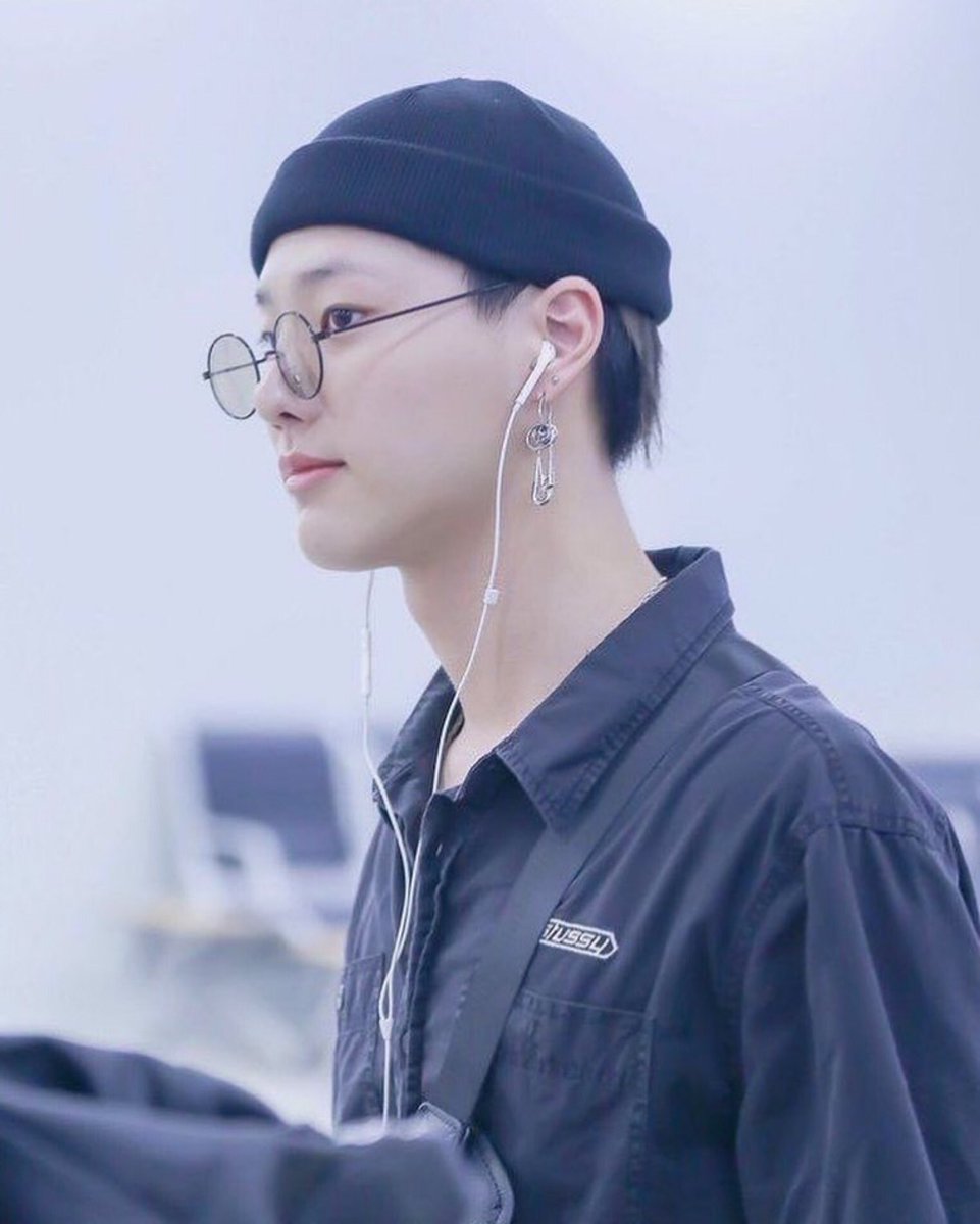 Deleten9's tweet photo. หลงมุมข้างพิซึงยอนอ่ะ หล่อละมุนมาก มุมข้างมุมทองอิพี่เค้าจริงๆ https://t.co/tJ1doRcqef