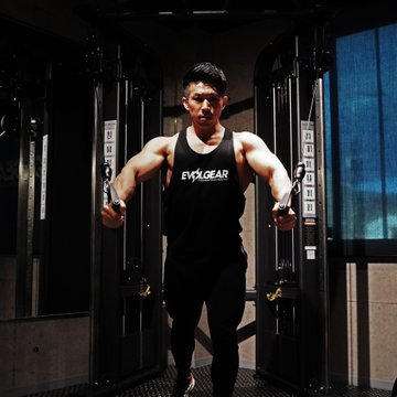 フィジークifbbプロ 湯浅幸大 を特集 生い立ち 筋トレ 食事への考えまで Slope スロープ