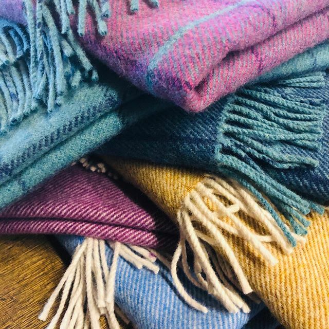 Super soft merino throws to keep you cosy on the sofa. 
mill@islaywoollenmill.co.uk
ift.tt/1XIbNS5

#supersoftmerino #dobcrossloom #keepingcosy #colours #islaywoollenmill ift.tt/2QqUBD6