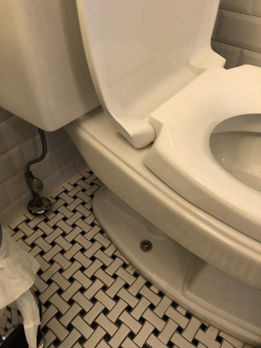 Paul551966's tweet photo. @TOTOUSA Can you please identify this toilet, I need to order another https://t.co/f0EknPxVcZ
