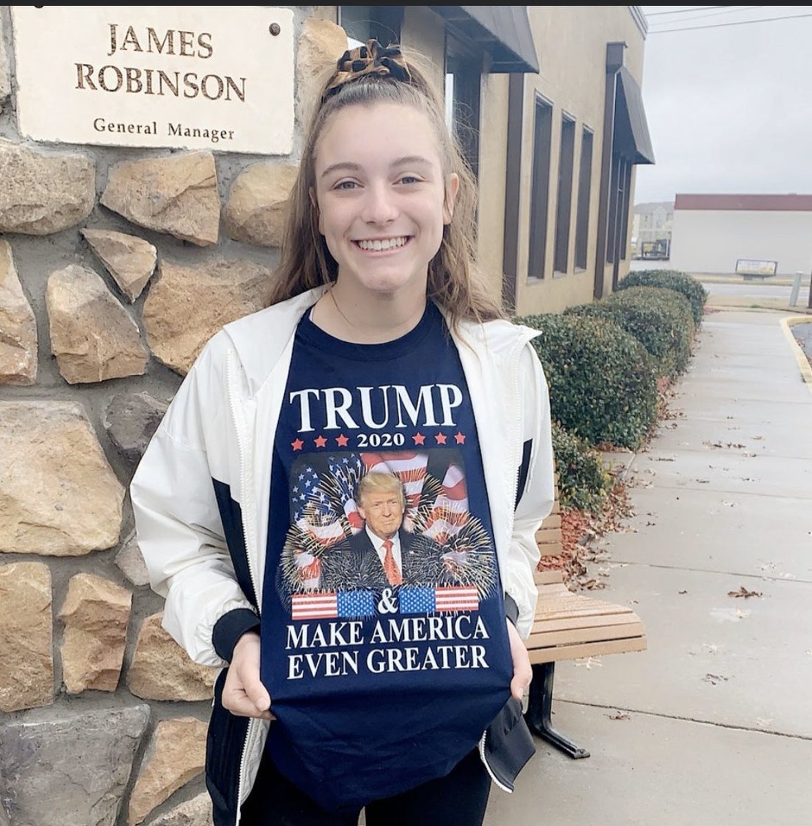 Tmay0129's tweet photo. When your 15 year old wants a Trump 2020 shirt for her Birthday you get it!! #makeamericaevengreater @realDonaldTrump https://t.co/4cswOa91iy