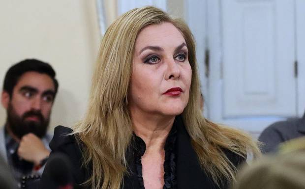 nostalgicaplus's tweet photo. #Opinion  Pamela Jiles pide al Gobierno suspender cobro de agua, luz, gas e internet por pandemia

https://t.co/k5XaOfxcGL https://t.co/IziMTIFKFN