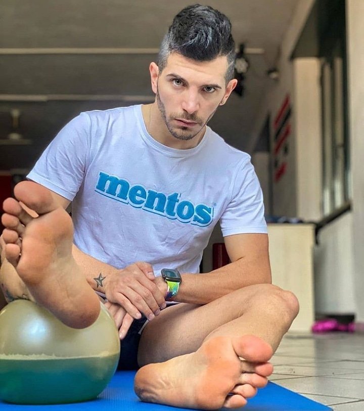 Marasti10's tweet photo. Photo of my very deeply hypnotized gym buddy, sitting down completely mindless,his feet bare and outstretched by command staring over at me intently but mindlessly as I issue him his new orders and reprogram his mind to be obedient to every thing I say to him from now on!!!. https://t.co/1zxbYADIEi