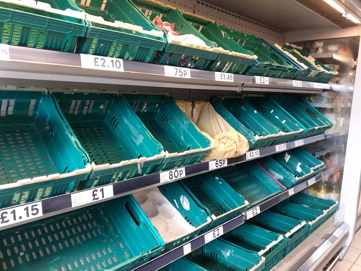 FunkyAppleTree's tweet photo. Limiting the number of items each customer can buy is clearly working in Tesco. Fortunately I only popped in for a bunch of radishes... #CalmTheHellDown #panicbuying #panicshopping https://t.co/Ru8edG6drA