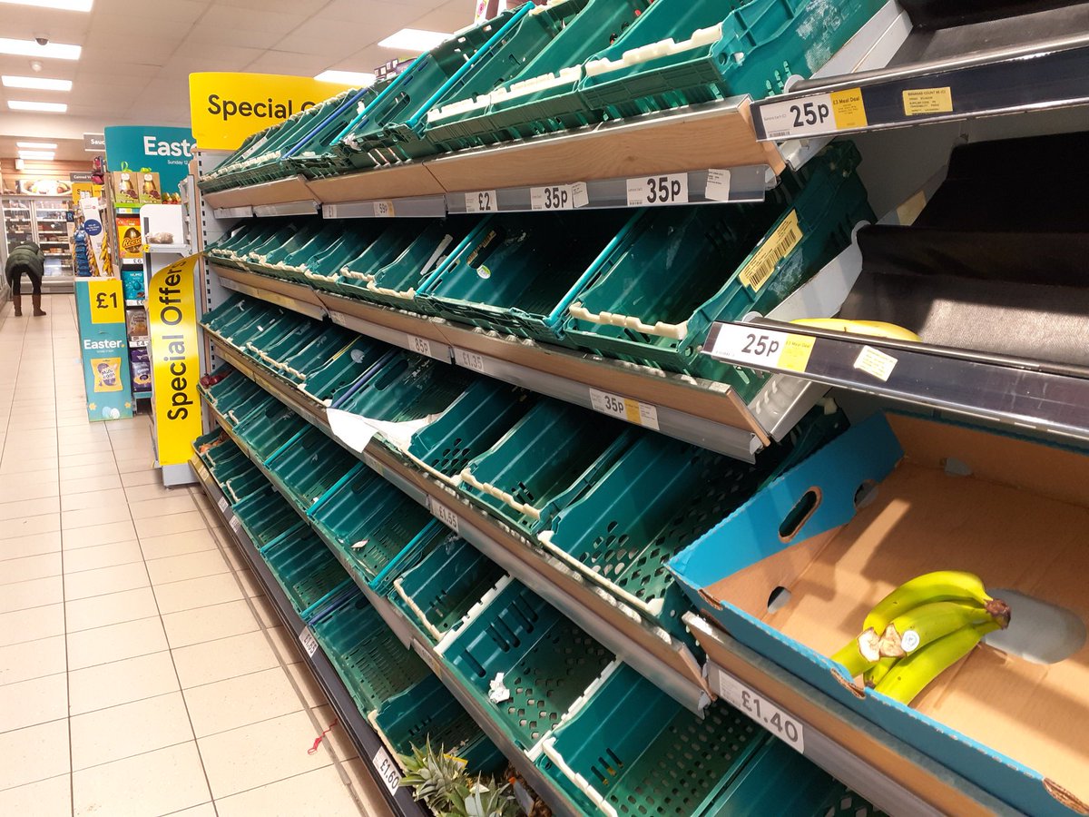 FunkyAppleTree's tweet photo. Limiting the number of items each customer can buy is clearly working in Tesco. Fortunately I only popped in for a bunch of radishes... #CalmTheHellDown #panicbuying #panicshopping https://t.co/Ru8edG6drA