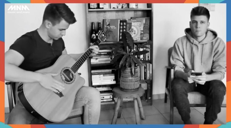 JulieDuchi's tweet photo. Bon, @MNMbe : hoe krijgen we dit lied in de MNM50 😉? #stayhome https://t.co/hAg8DH4UQa https://t.co/v0g1zClngF