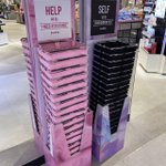 バンコクの化粧品売り場のアイディアが素晴らしい!カゴの色で意思表示できる!