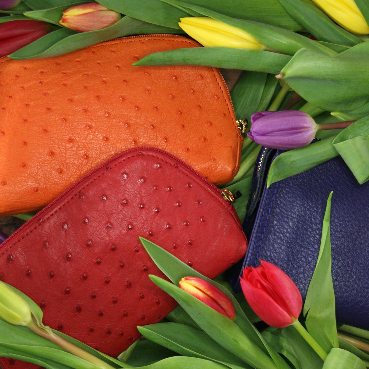 Mother’s day is around the corner and we are treating the most important ladies in our lives with a little something they will never forget, like our selection of make up bags. See our full range of #mothersday gift ideas on our website. Link in bio…