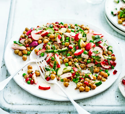 If you're at home with the family why not try this Spring tabbouleh salad recipe looks and sounds delicious. A great idea for a quick meal you can just throw together. Recipe; j.mp/38iIez7 #recipes #ideas #food