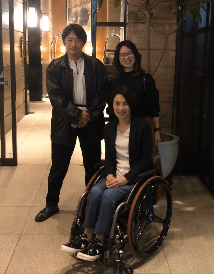 Twitter पर 岸田ひろ実 Hiromi Kishida 亡き夫の師匠 親友で建築士の三輪さんと夫の話をした 正義感が強くて いつも明るく楽しかった 奈美ちゃんも一緒だね めちゃくちゃ めちゃくちゃ嬉しかった 娘を通して今も夫は 私にもいなくならない夫でした Twitter पर 岸田ひろ実 Hiromi Kishida 亡き夫の師匠 親友で建築士の三輪さんと夫の話をした 正義感が強くて いつも明るく楽しかった 奈美ちゃんも一緒だね めちゃくちゃ めちゃくちゃ嬉しかった 娘を通して今も夫は 私にもいなくならない夫でした
