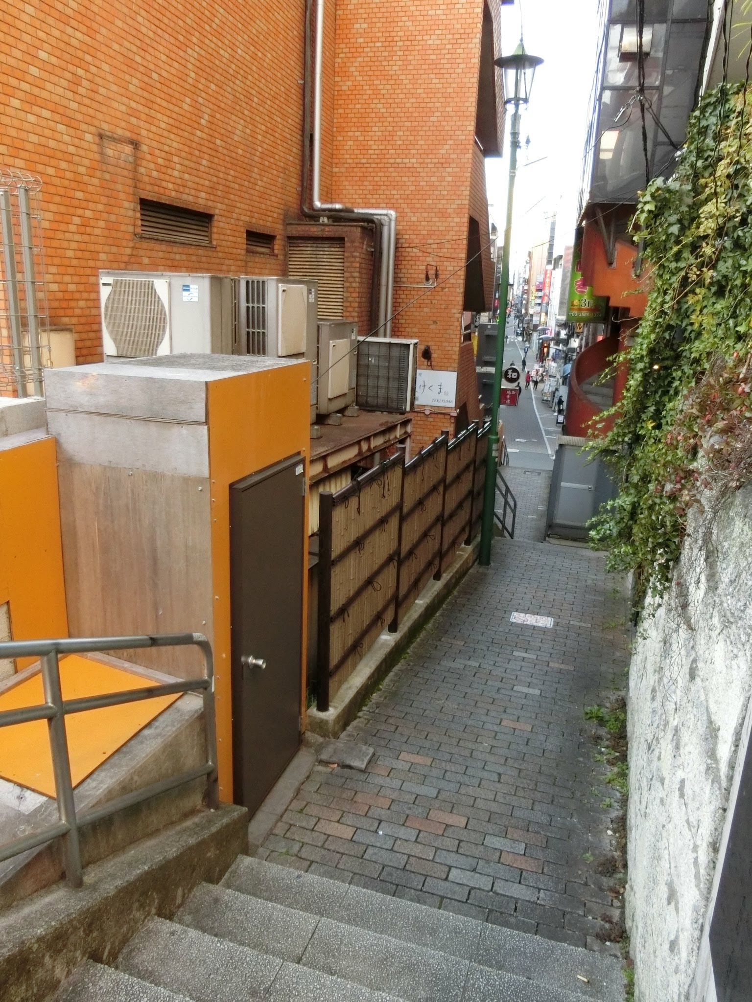𝓤 𝓙 花の里 去年の春先に外観が壊され 駐車場の物置小屋になっちゃったからなぁ ディープフェイクでなんとか復元してみるか 相棒 相棒18 Aibou T Co 9kjajufzyb Twitter