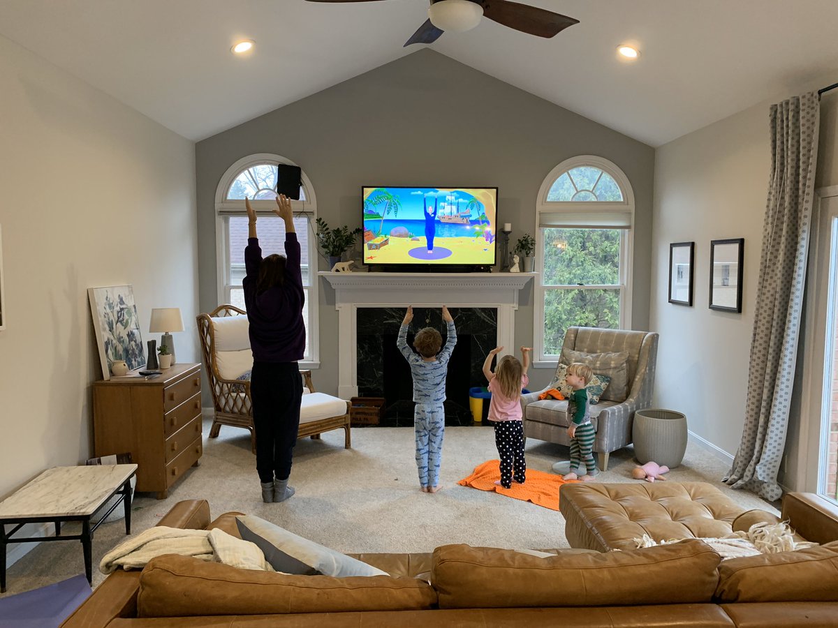 Mfrobben's tweet image. New #lockdownroutine - whole family does kids yoga to start off the day.
