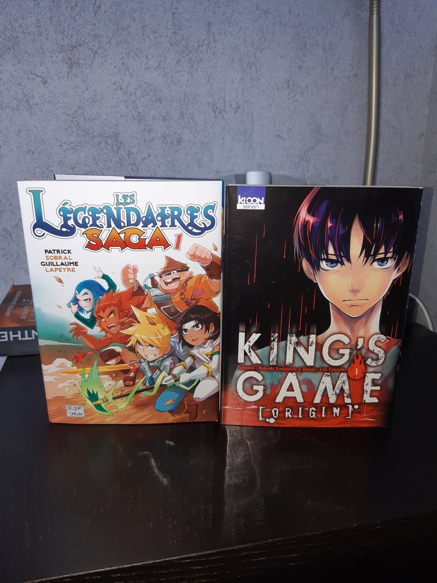 Komorebi_LD's tweet photo. #lecturemanga du jour
On replonge en enfance avec le tome 1 de #LesLégendairesSaga @DelcourtTonkam
Et on commence la relecture pour fin mai sur #KingsGameOrigin. @ki_oon_Editions
Deux salles, deux ambiances. https://t.co/HZ9naNFGPR